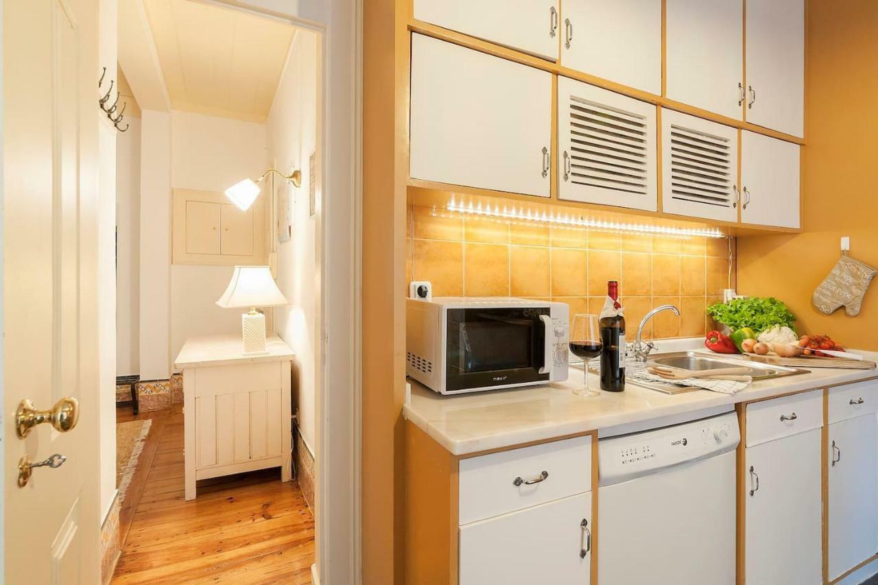 Quiet 2 Bedroom Apartment With Private Patio Next To Avenida Da Liberdade Lisboa Exterior foto